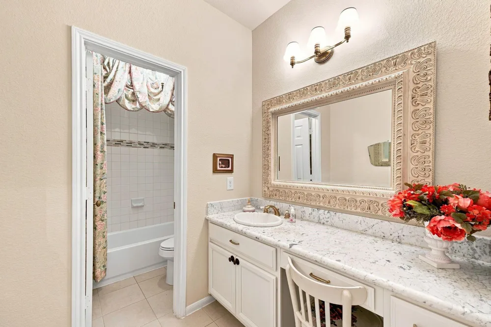 12418 Emerald Lane Dayton, TX 77535