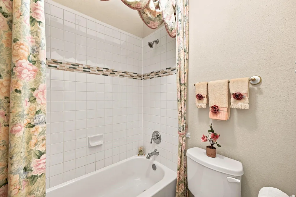 12418 Emerald Lane Dayton, TX 77535