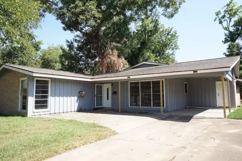 206 Carnation Street
