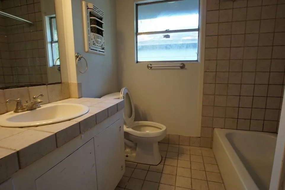 206 Carnation Street Lake Jackson, TX 77566