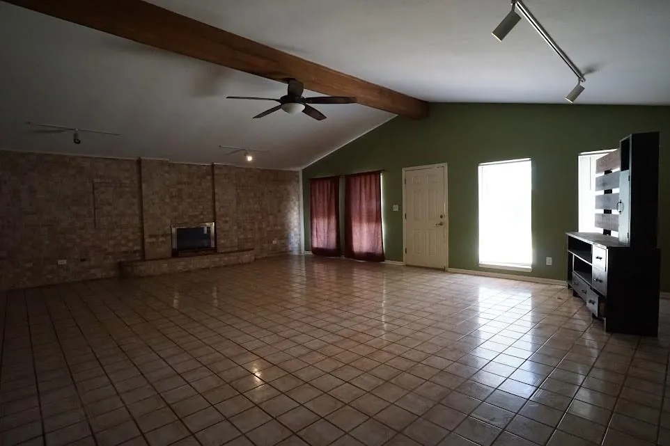 206 Carnation Street Lake Jackson, TX 77566