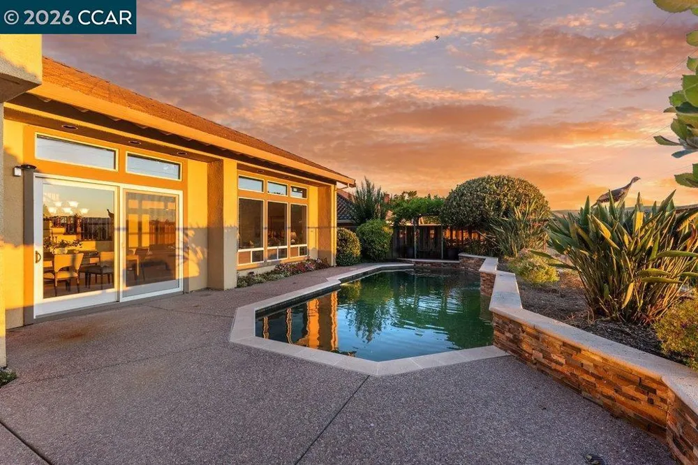 318 Sunset Dr Danville, CA 94506