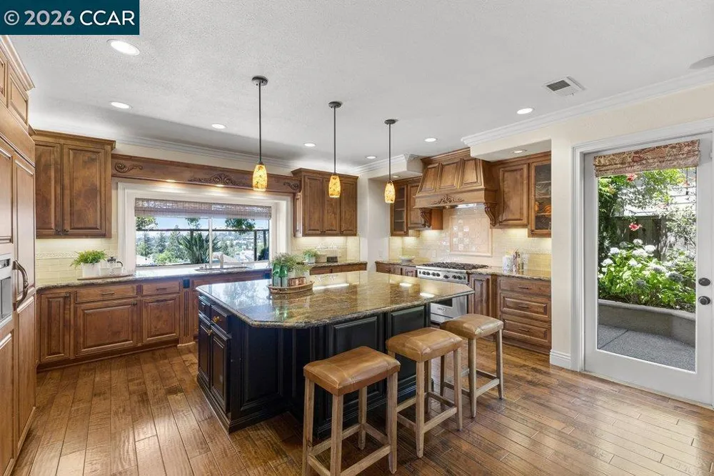 318 Sunset Dr Danville, CA 94506