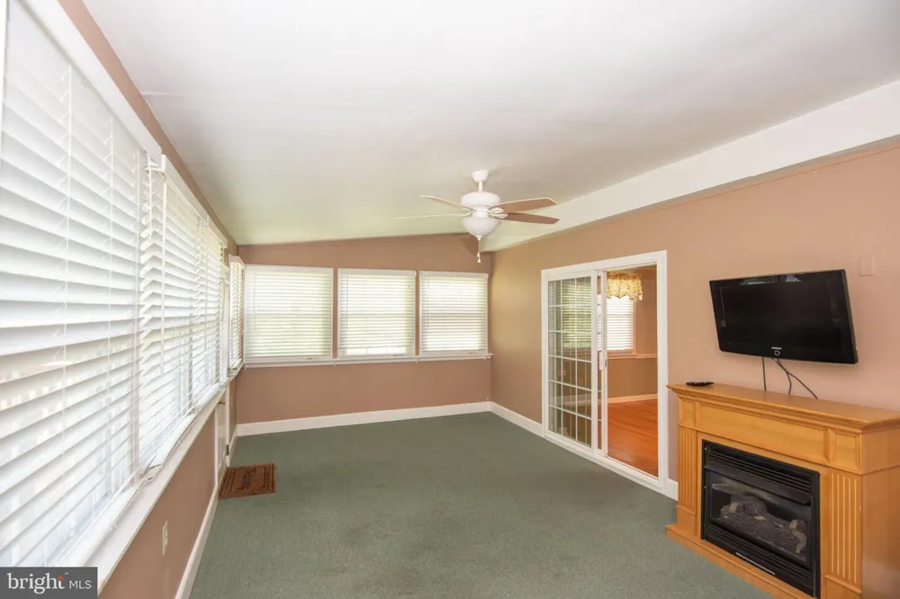102 DREXEL AVENUE Havertown, PA 19083