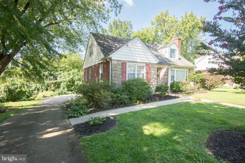 102 DREXEL AVENUE Havertown, PA 19083