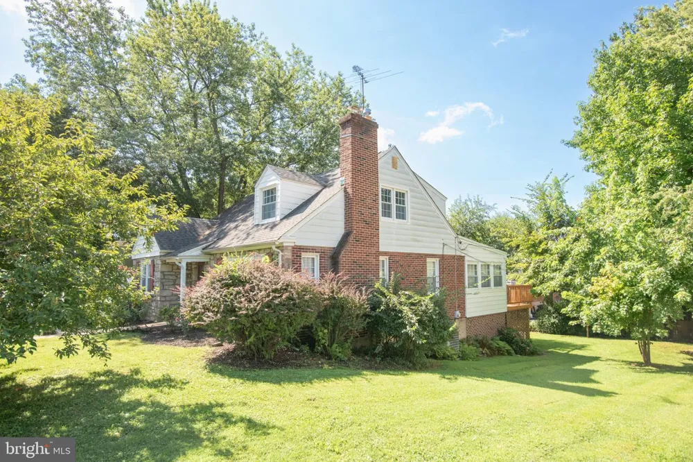102 DREXEL AVENUE Havertown, PA 19083