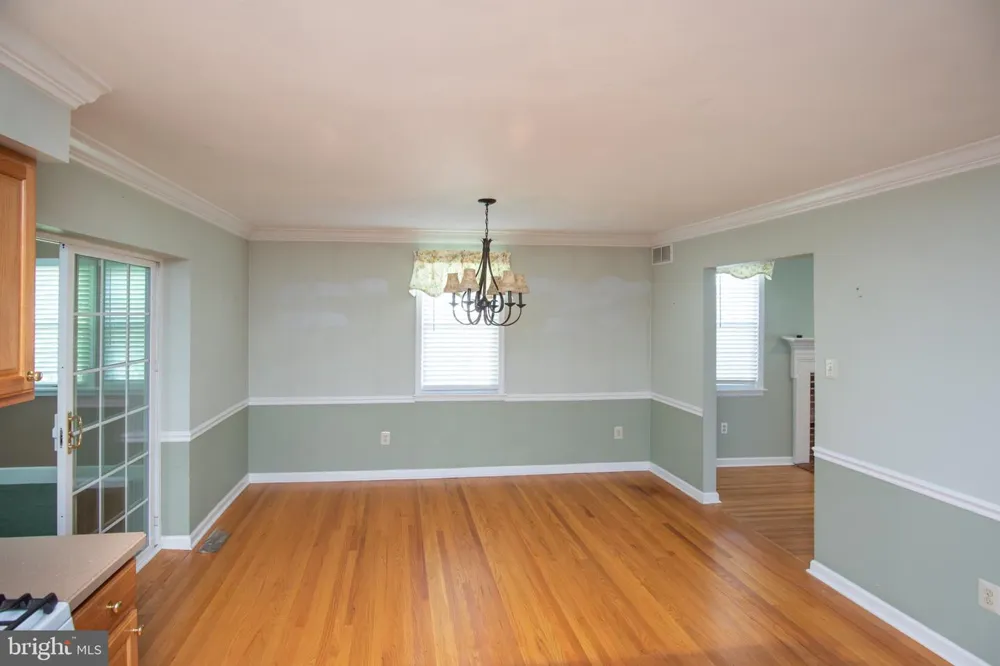 102 DREXEL AVENUE Havertown, PA 19083