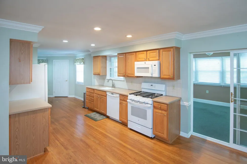 102 DREXEL AVENUE Havertown, PA 19083