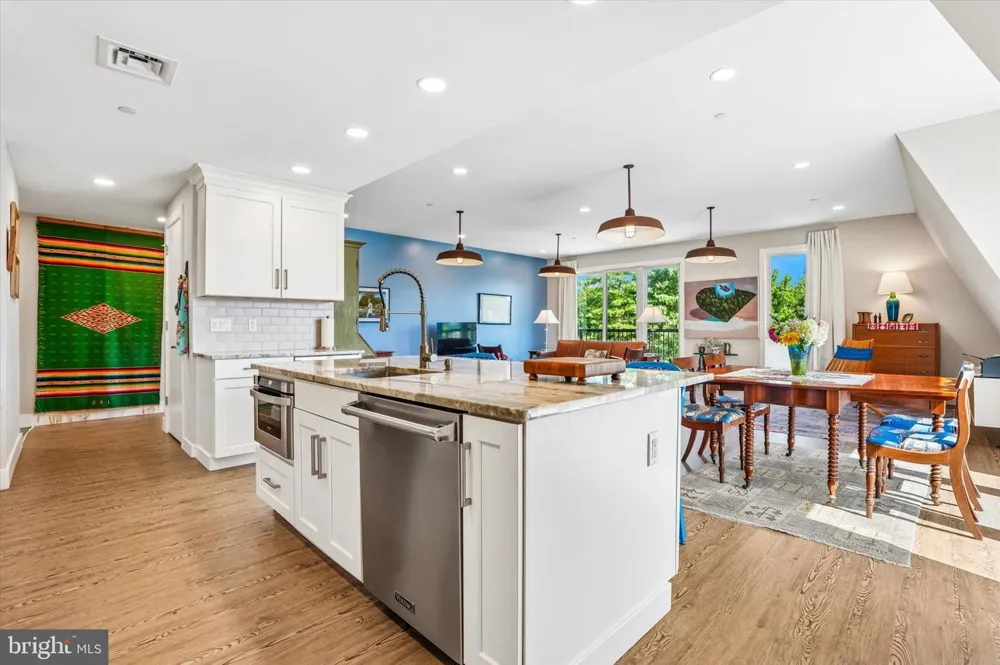 909 E WILLOW GROVE AVENUE #305 Glenside, PA 19038