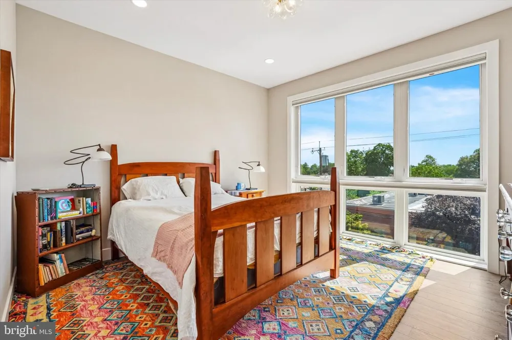 909 E WILLOW GROVE AVENUE #305 Glenside, PA 19038