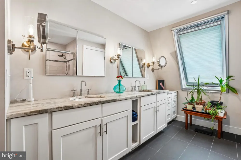 909 E WILLOW GROVE AVENUE #305 Glenside, PA 19038