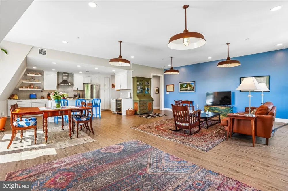 909 E WILLOW GROVE AVENUE #305 Glenside, PA 19038
