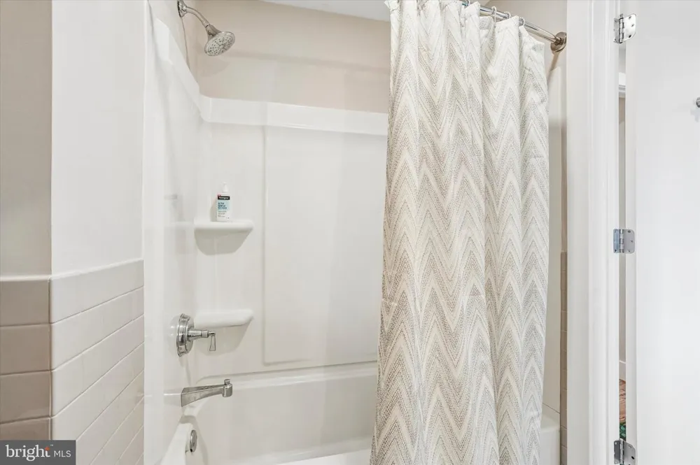 909 E WILLOW GROVE AVENUE #305 Glenside, PA 19038