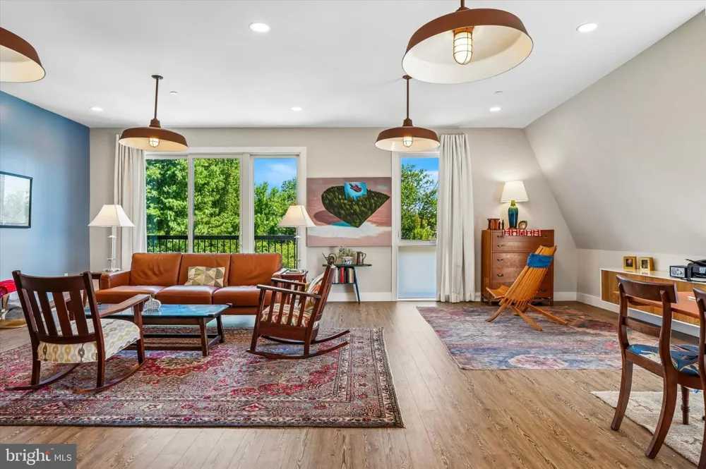 909 E WILLOW GROVE AVENUE #305 Glenside, PA 19038