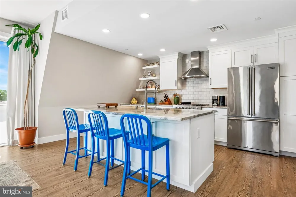 909 E WILLOW GROVE AVENUE #305 Glenside, PA 19038