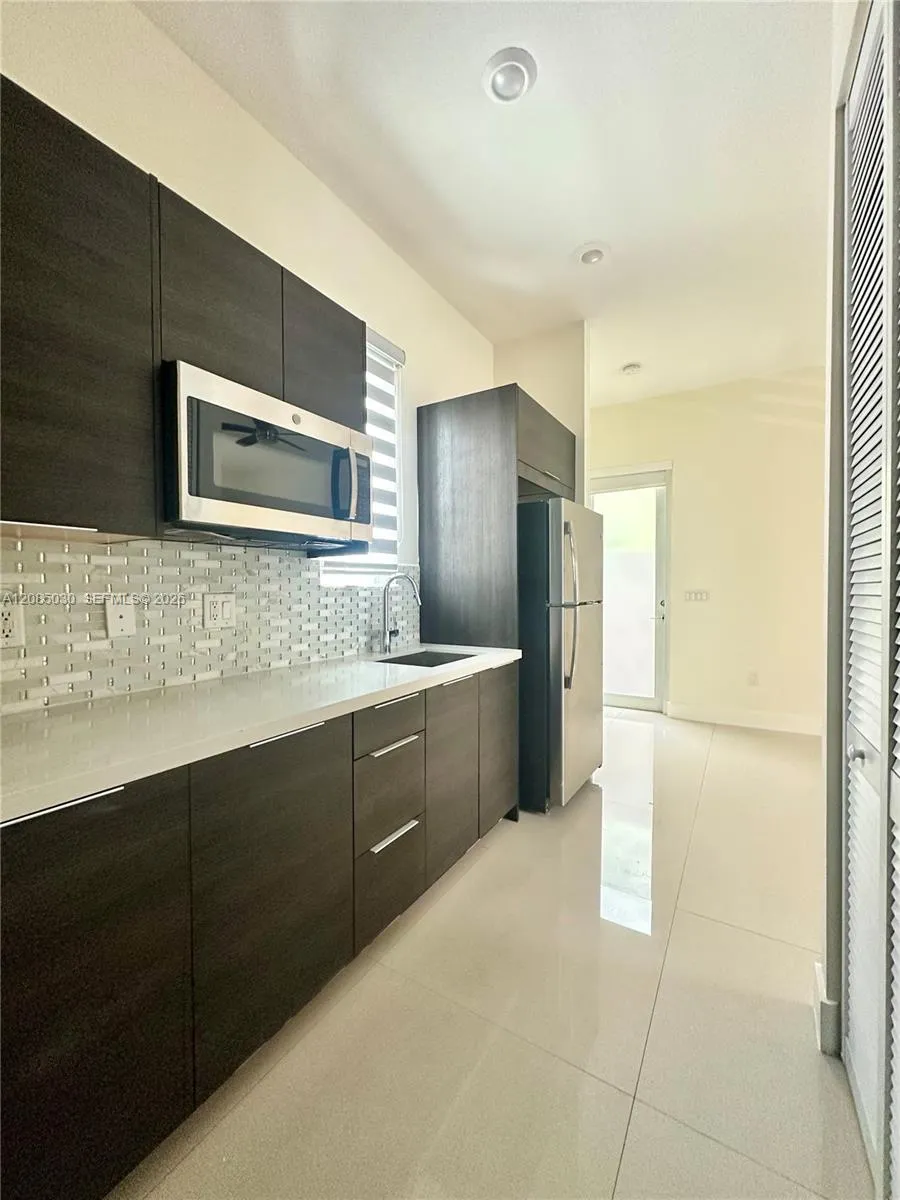 6681 NW 104 AVE #EFFIC Doral, FL 33178
