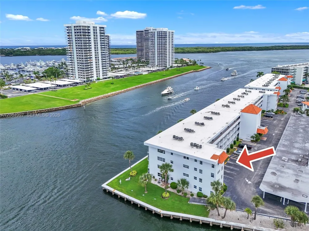 20 Yacht Club Dr #103 North Palm Beach, FL 33408