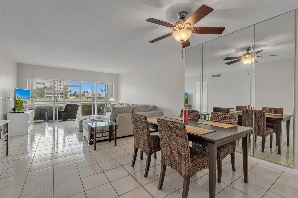 20 Yacht Club Dr #103 North Palm Beach, FL 33408