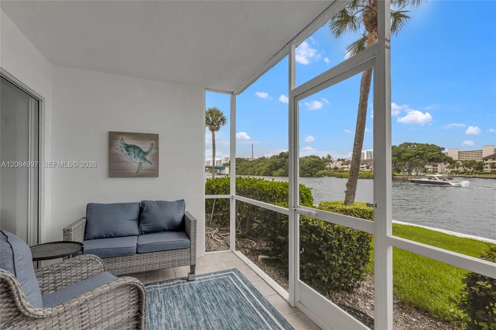20 Yacht Club Dr #103 North Palm Beach, FL 33408