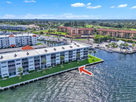 20 Yacht Club Dr #103