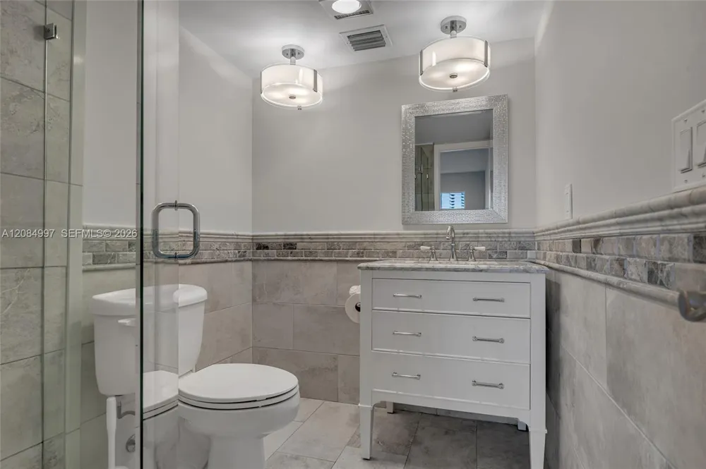 20 Yacht Club Dr #103 North Palm Beach, FL 33408