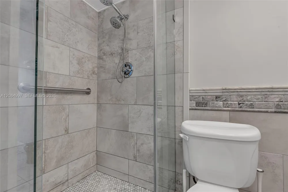 20 Yacht Club Dr #103 North Palm Beach, FL 33408