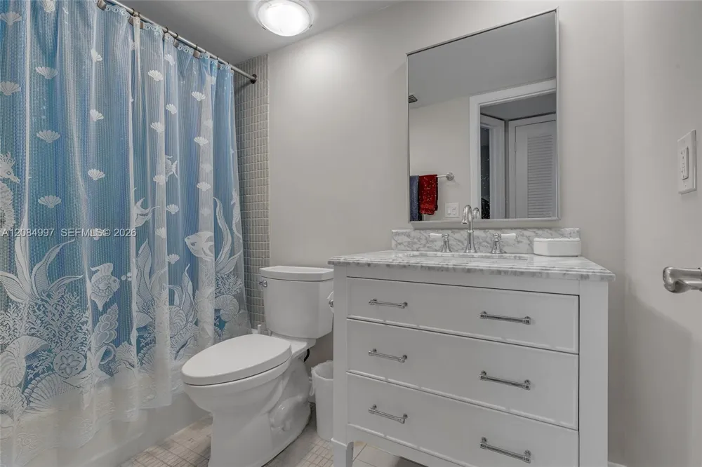 20 Yacht Club Dr #103 North Palm Beach, FL 33408
