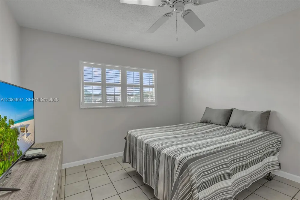 20 Yacht Club Dr #103 North Palm Beach, FL 33408