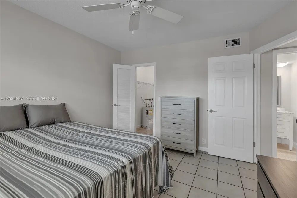 20 Yacht Club Dr #103 North Palm Beach, FL 33408