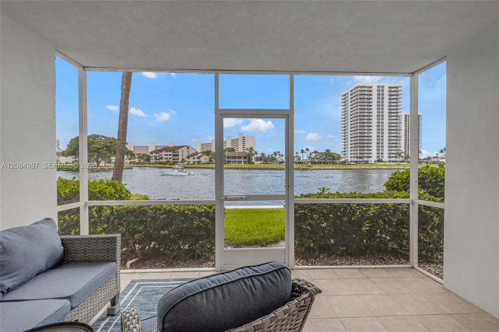 20 Yacht Club Dr #103 North Palm Beach, FL 33408