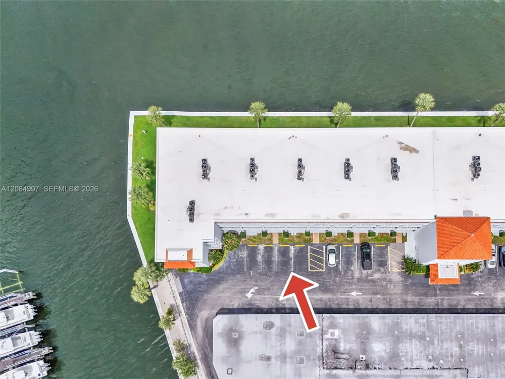 20 Yacht Club Dr #103 North Palm Beach, FL 33408