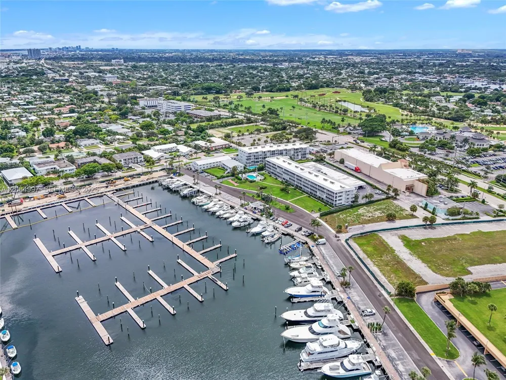 20 Yacht Club Dr #103 North Palm Beach, FL 33408