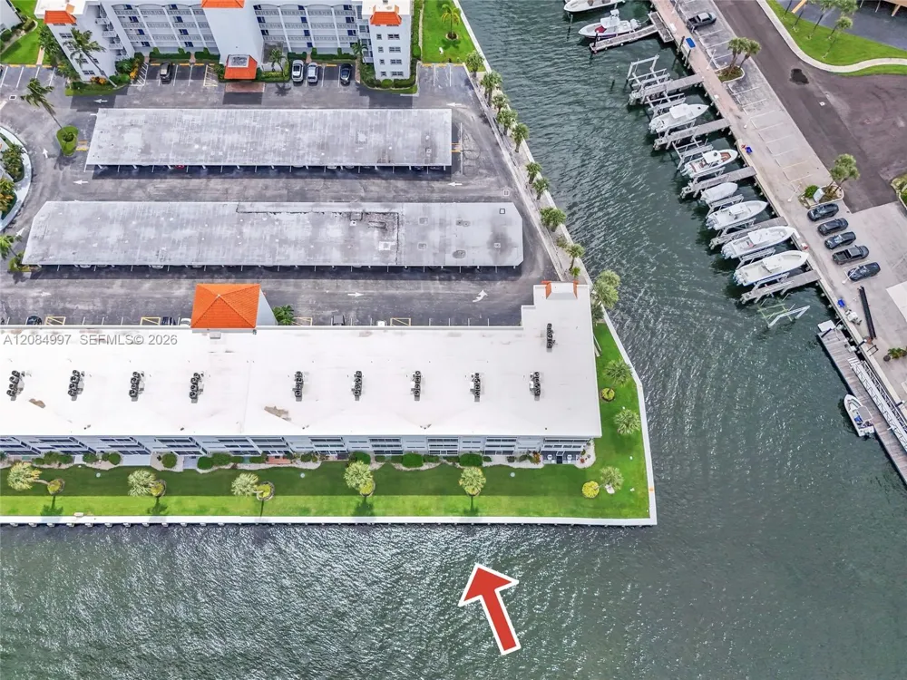 20 Yacht Club Dr #103 North Palm Beach, FL 33408