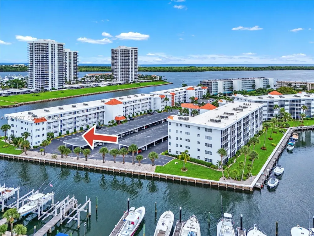 20 Yacht Club Dr #103 North Palm Beach, FL 33408