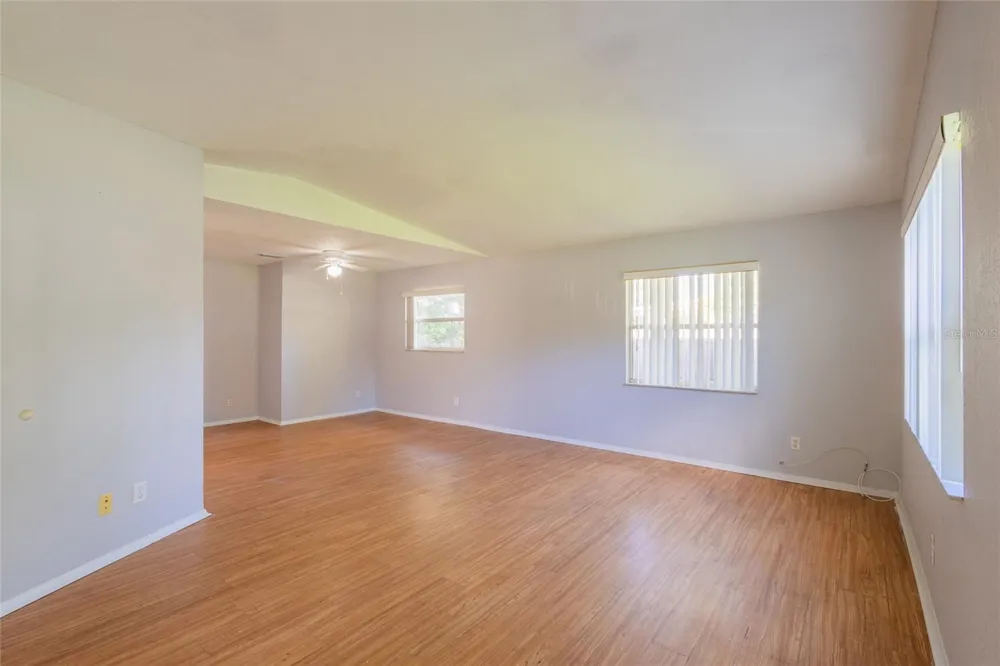 8081 28TH AVENUE St Petersburg, FL 33710