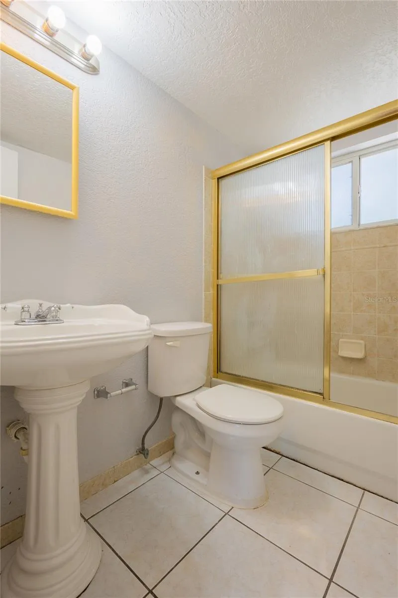 8081 28TH AVENUE St Petersburg, FL 33710