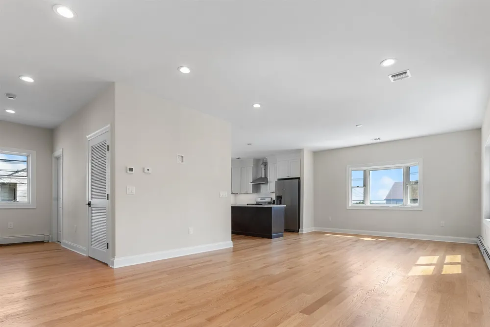 382 5TH AVE Paterson, NJ 07514