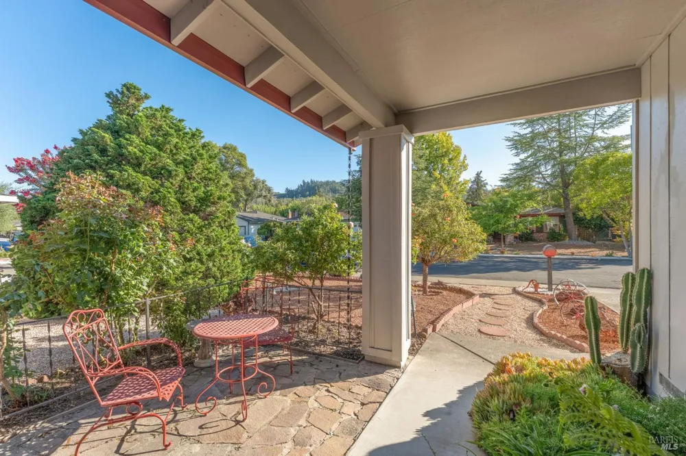 2424 Janis Way Calistoga, CA 94515