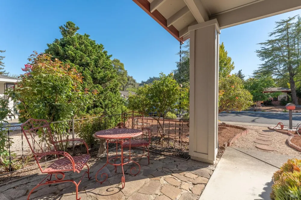 2424 Janis Way Calistoga, CA 94515