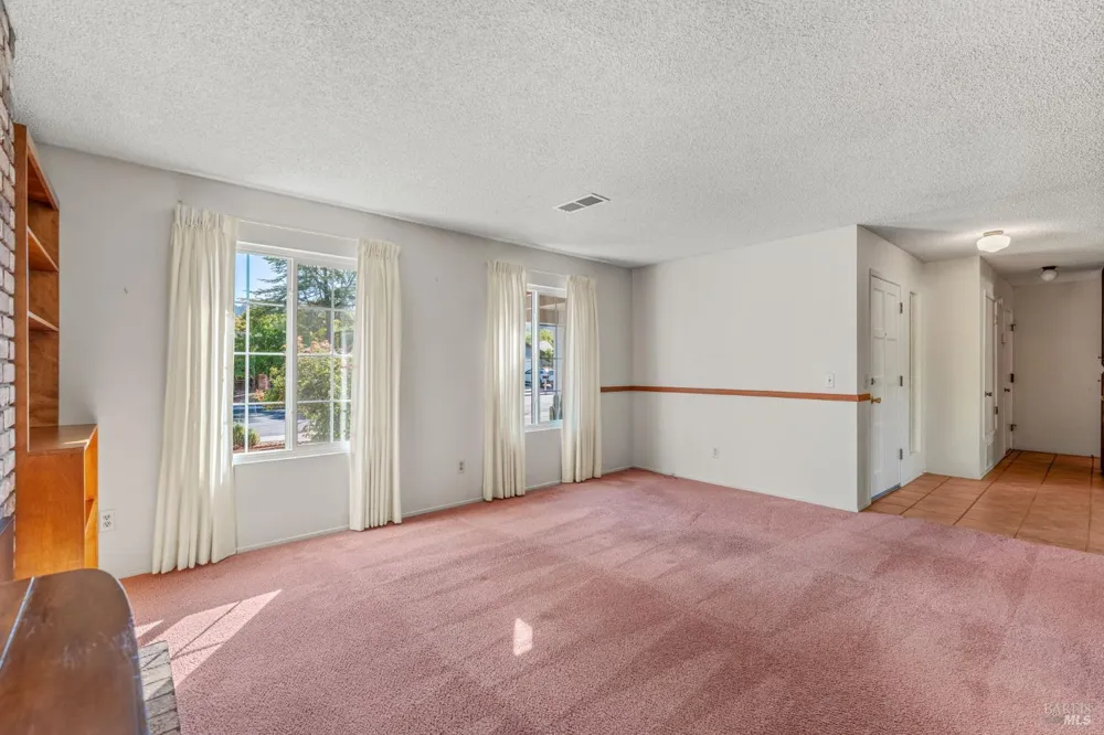 2424 Janis Way Calistoga, CA 94515