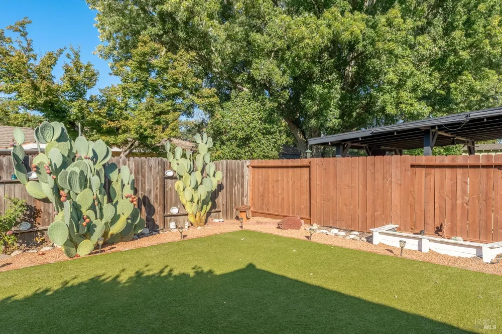 2424 Janis Way Calistoga, CA 94515