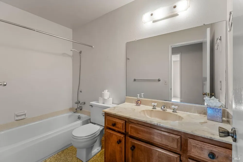 2424 Janis Way Calistoga, CA 94515