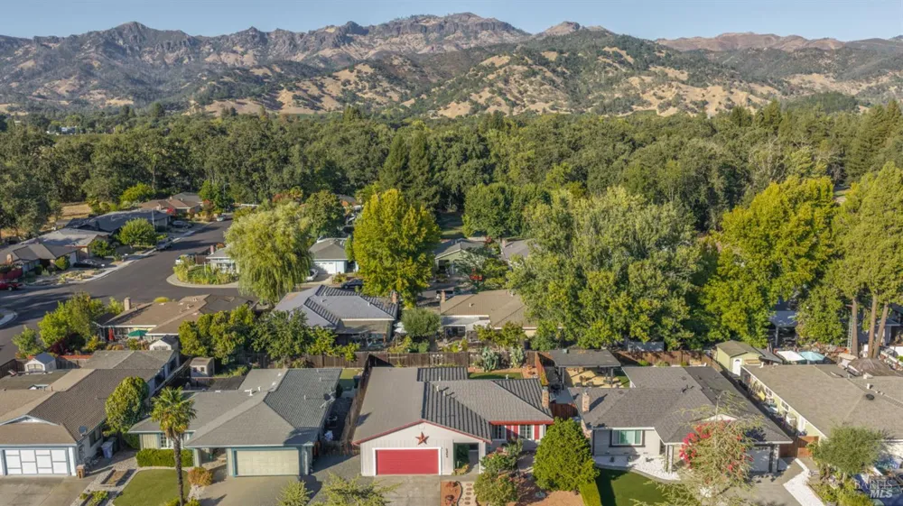 2424 Janis Way Calistoga, CA 94515