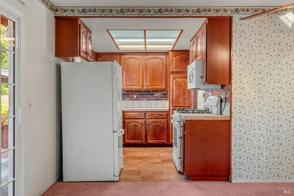 2424 Janis Way Calistoga, CA 94515