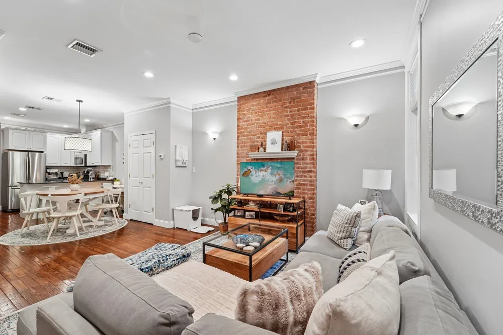 1009 WILLOW AVE Hoboken, NJ 07030