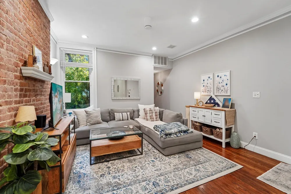 1009 WILLOW AVE Hoboken, NJ 07030