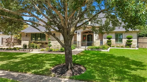 5117 Inverness Drive