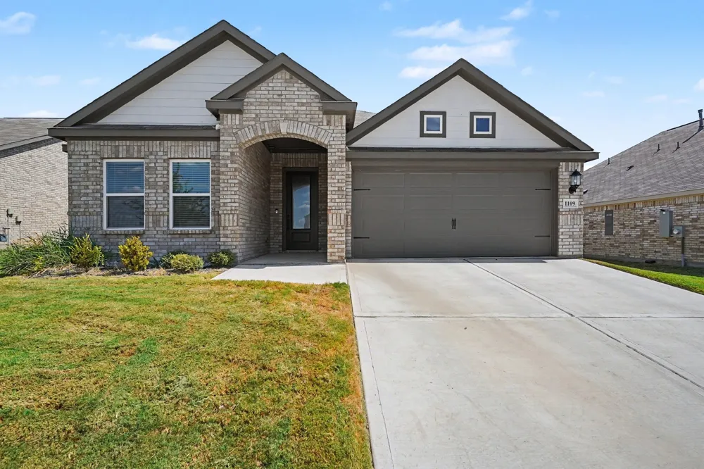 1109 Costa Vista Trail Fort Worth, TX 76108