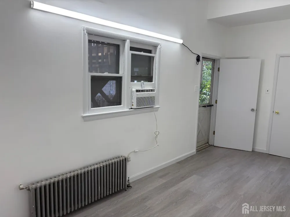 26 S 1st Avenue S Highland Park, NJ 08904