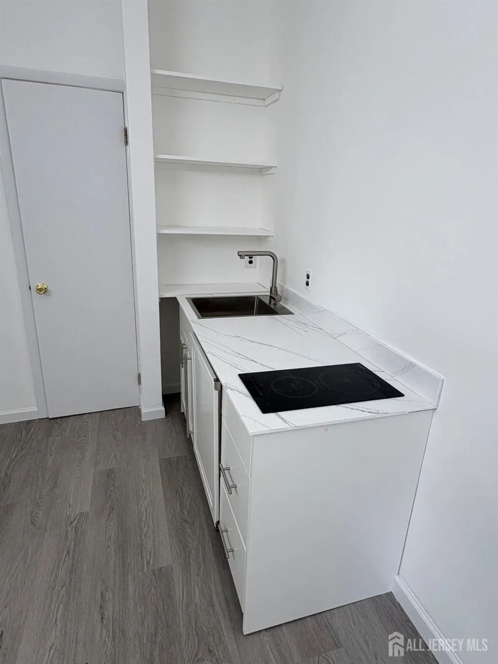 26 S 1st Avenue S Highland Park, NJ 08904